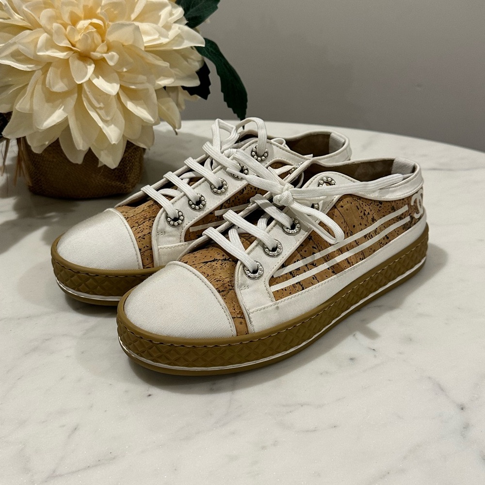 CHANEL Croke Sneakers